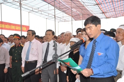 An táng hài cốt anh hùng Lý Tự Trọng tại quê hương