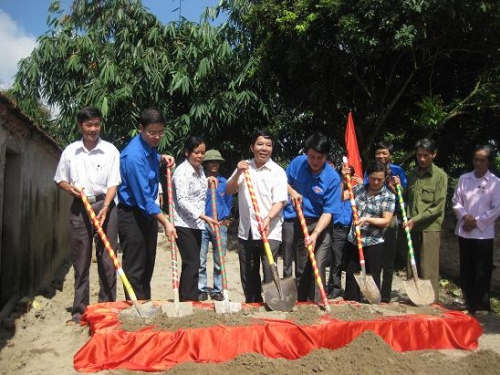 Đoàn các cơ quan tỉnh khởi công xây nhà nhân ái tặng cựu Thanh niên xung phong có hoàn cảnh khó khăn