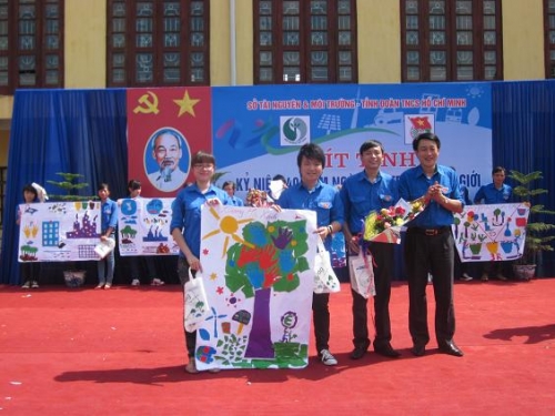 Mít tinh hưởng ứng kỷ niệm 40 năm Ngày môi trường thế giới