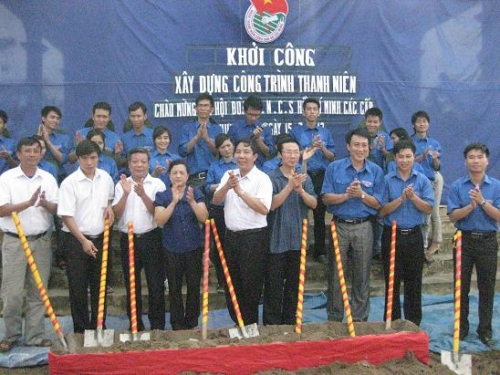 Ra quân đợt cao điểm chiến dịch thanh niên, học sinh, sinh viên tình nguyện hè 2012