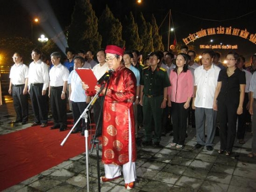 Ban Thường vụ Tỉnh Đoàn tổ chức chương trình “Thắp nến tri ân các anh hùng liệt sỹ” năm 2012