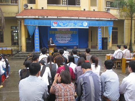 Tỉnh Đoàn Tháng Thanh niên tư vấn định hướng nghề nghiệp cho trên 12.000 học sinh THPT