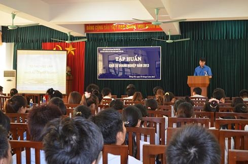 Ban Thường vụ Tỉnh Đoàn tập huấn khởi sự doanh nghiệp 2013