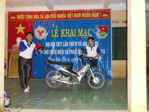Huyện đoàn Phù Cừ tuyên truyền cho trên 10.000 lượt thanh thiếu nhi và nhân dân về Luật giao thông đường bộ