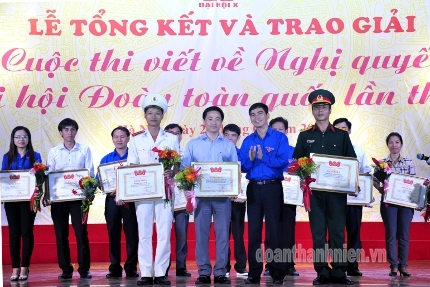 Trao giải Cuộc thi viết về Nghị quyết Đại hội Đoàn toàn quốc lần thứ X