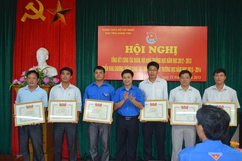 Tỉnh Đoàn tổng kết công tác Đoàn, Đội khối trường học năm học 2012-2013