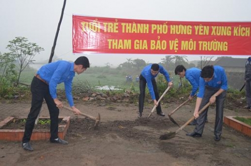 Tỉnh Đoàn chỉ đạo Thành Đoàn ra quân khơi thông Sông Điện Biên  chào mừng kỷ niệm 60 năm Chiến thắng Điện Biên Phủ