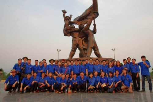 ĐOÀN KHỐI CÁC CƠ QUAN TỈNH TỔ CHỨC CHUYẾN HÀNH TRÌNH VỀ NGUỒN 2014 “ÂM VANG ĐIỆN BIÊN”