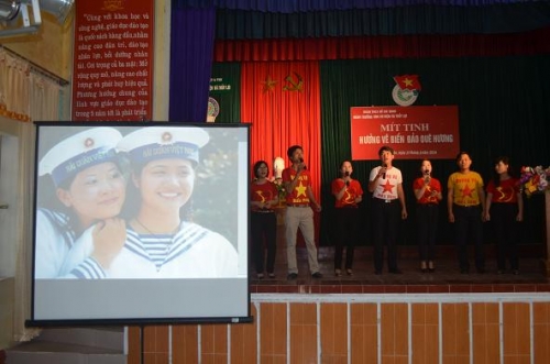Đoàn trường Cao đẳng Nghề Cơ điện và thủy lợi Hưng Yên sinh hoạt chính trị hướng về biển đảo quê hương