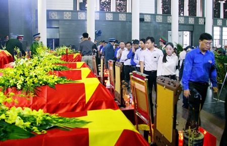 Truy điệu 18 chiến sỹ trong tai nạn máy bay