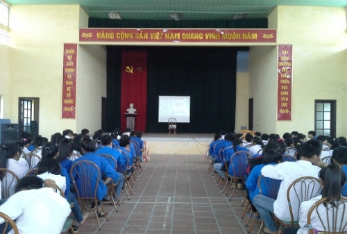 Huyện đoàn Văn Giang tổ chức buổi  Xem phim tài liệu “Lý Tự Trọng - Sáng mãi tên anh”