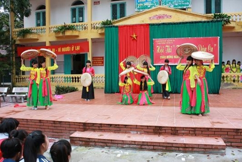 Đoàn trường THPT  Phù Cừ tổ chức Hội thi tiếng hát dân ca chào mừng ngày nhà giáo Việt Nam 20/11