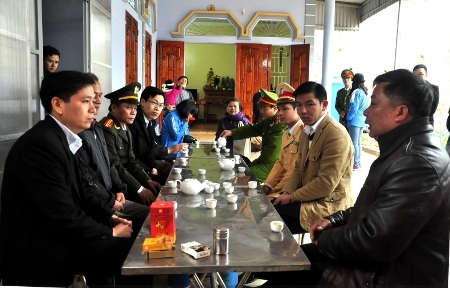 Truy tặng huy hiệu “Tuổi trẻ dũng cảm” cho Thượng úy Bùi Công Nguyên