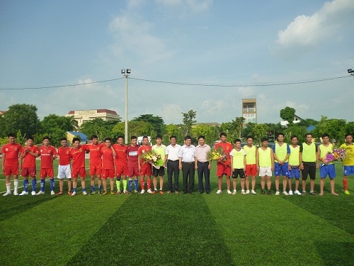 Chi đoàn tỉnh Đoàn tổ chức giao lưu bóng đá chào mừng kỷ niệm Cách mạng tháng Tám và Quốc Khánh 2/9