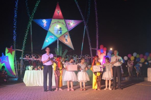 Thành Đoàn tổ chức Tết Trung thu năm 2015