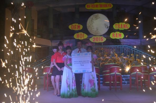 Tỉnh Đoàn – Nhà thiếu nhi tỉnh Đêm hội Trăng Rằm năm 2015