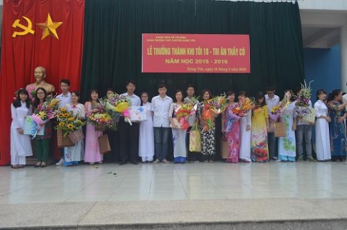 Đoàn trường THPT Chuyên Hưng Yên tổ chức  Lễ trưởng thành Khi tôi 18 - tri ân thầy cô