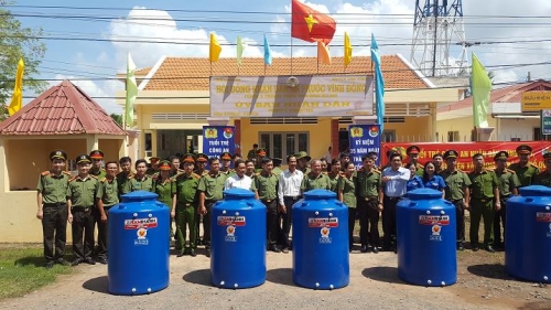ĐOÀN THANH NIÊN CÔNG AN TỈNH TỔ CHỨC CÁC HOẠT ĐỘNG TÌNH NGUYỆN HƯỞNG ỨNG CHIẾN DỊCH THANH NIÊN TÌNH NGUYỆN HÈ 2016