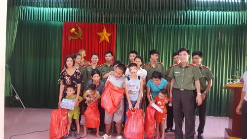 ĐOÀN THANH NIÊN CÔNG AN TỈNH TỔ CHỨC CÁC HOẠT ĐỘNG  TÌNH NGUYỆN  HÈ 2016