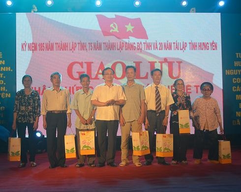 Tỉnh Đoàn giao lưu nhân chứng lịch sử với thế hệ trẻ