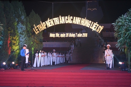 Ban Thường vụ tỉnh Đoàn tổ chức Lễ Thắp nến tri ân các anh hùng liệt sỹ năm 2016