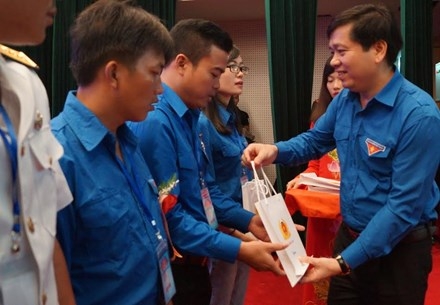 Thanh niên rèn đức