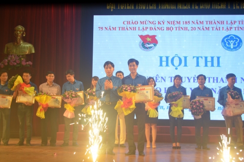 Tỉnh Đoàn – Bảo hiểm xã hội tỉnh  Hội thi “ Đội tuyên truyền thanh niên về bảo hiểm y tế ” năm 2016