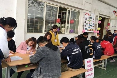 Đoàn trường Đại học TCQTKD tổ chức ngày hội  hiến máu tình nguyện
