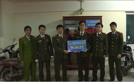 Đoàn thanh niên Công an tỉnh tổ chức các hoạt động chào xuân 2018