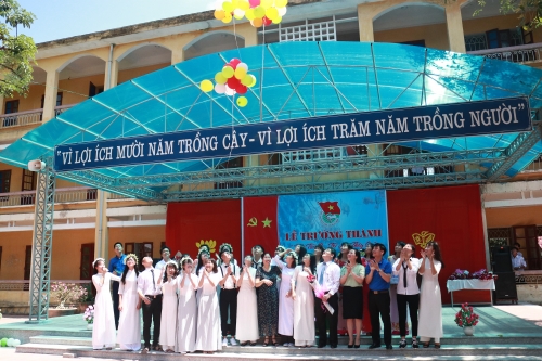 Tỉnh đoàn tổ chức Lễ trưởng thành “Khi tôi 18 - Tri ân thầy cô” năm học 2017-2018