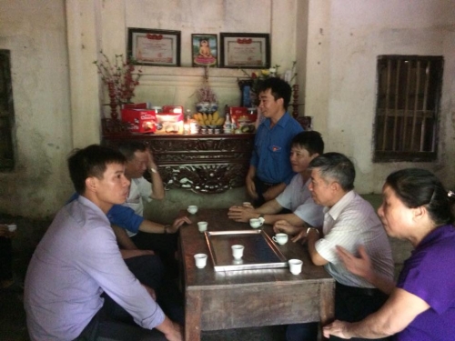 Huyện Đoàn Kim Động tổ chức thăm hỏi, tặng quà  mẹ Việt Nam anh hùng