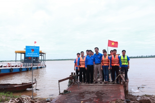 Huyện Đoàn Kim Động ra mắt mô hình “Bến đò ngang an toàn”