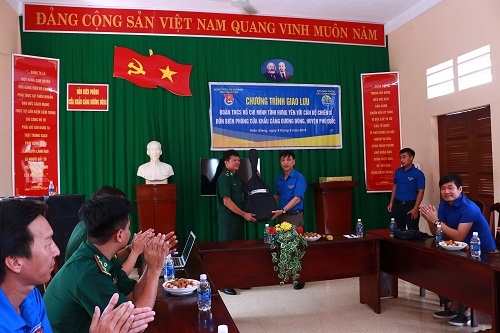 Tỉnh đoàn Hưng Yên tổ chức thăm, giao lưu với cán bộ, chiến sĩ Đồn Biên phòng cửa khẩu Dương Đông, huyện Phú Quốc