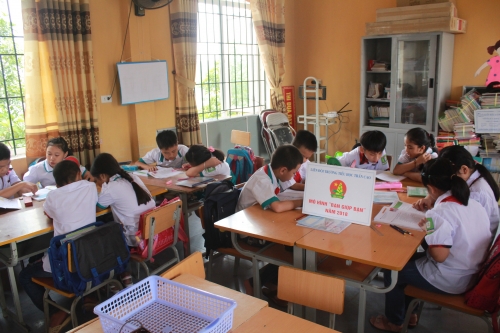 Hội đồng Đội huyện Phù Cừ triển khai thực hiện điểm  mô hình “Bạn giúp bạn” và giờ ra chơi trải nghiệm sáng tạo tại liên đội trường học