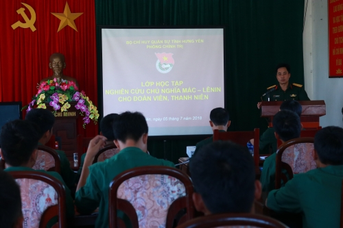 Đẩy mạnh việc nghiên cứu, học tập, tìm hiểu chủ nghĩa Mác - Lênin, tư tưởng Hồ Chí Minh