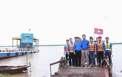 Ban Thường vụ Tỉnh đoàn thăm và khảo sát các mô hình Cổng trường an toàn giao thông, Bến đò ngang an toàn năm 2018