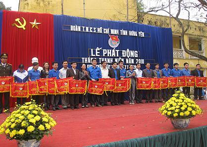 BAN THƯỜNG VỤ TỈNH ĐOÀN PHÁT ĐỘNG THÁNG THANH NIÊN NĂM 2010.